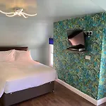 The Black Swan Hotel